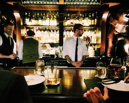 Top 10 Cozy Pubs & Bars in America