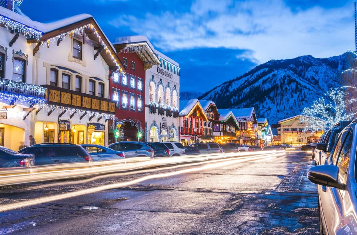 20 Best Christmas Towns in the USA to Add to Your Holiday Bucket List