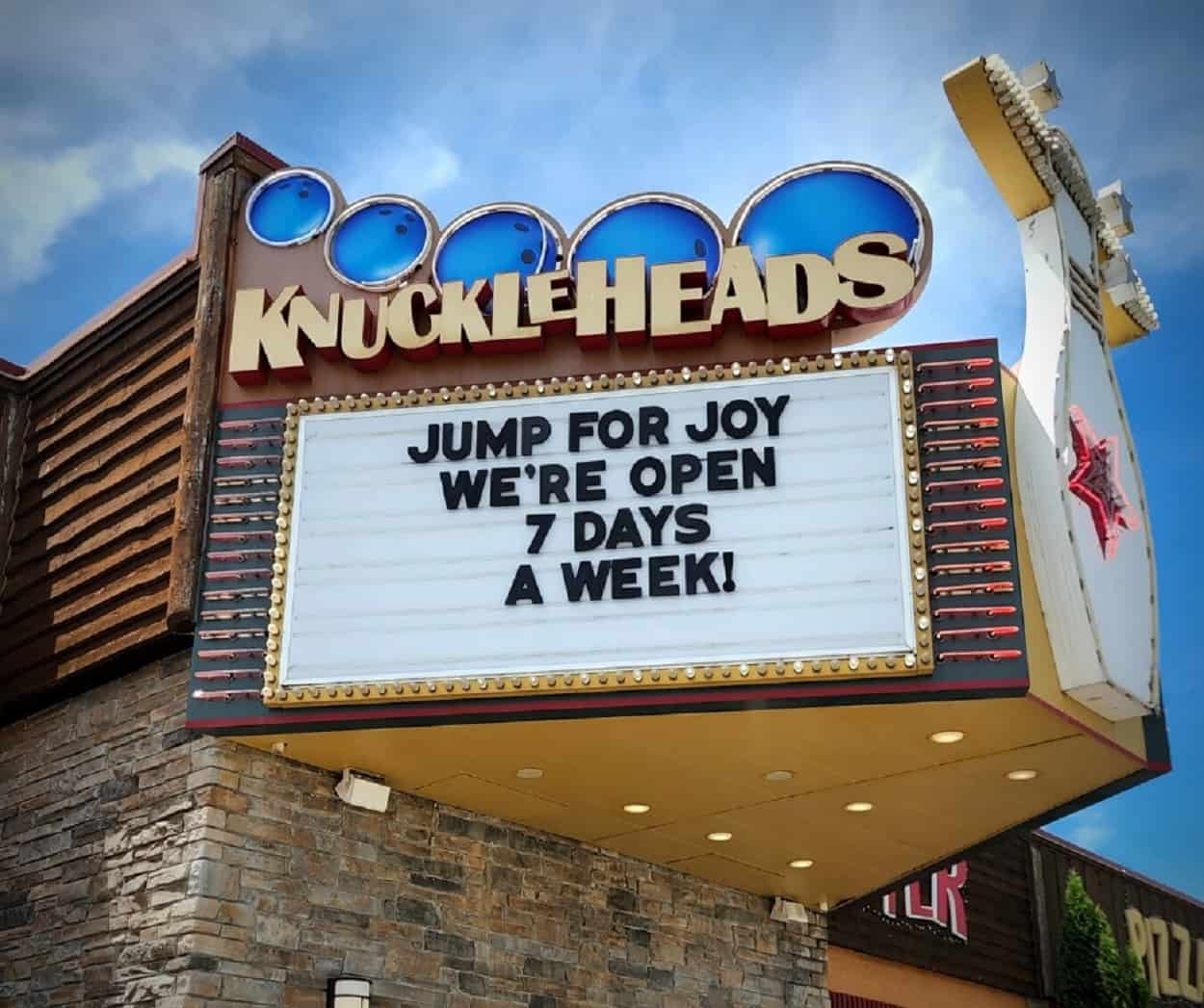 Knuckleheads Trampoline and Indoor Amusement Park