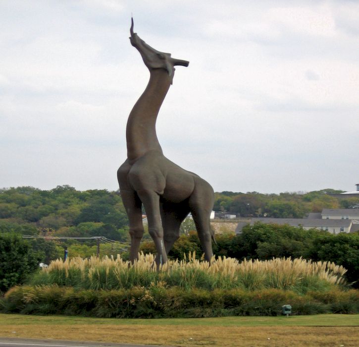 Giraffe Statue in Dallas Zoo, Dallas, Texas