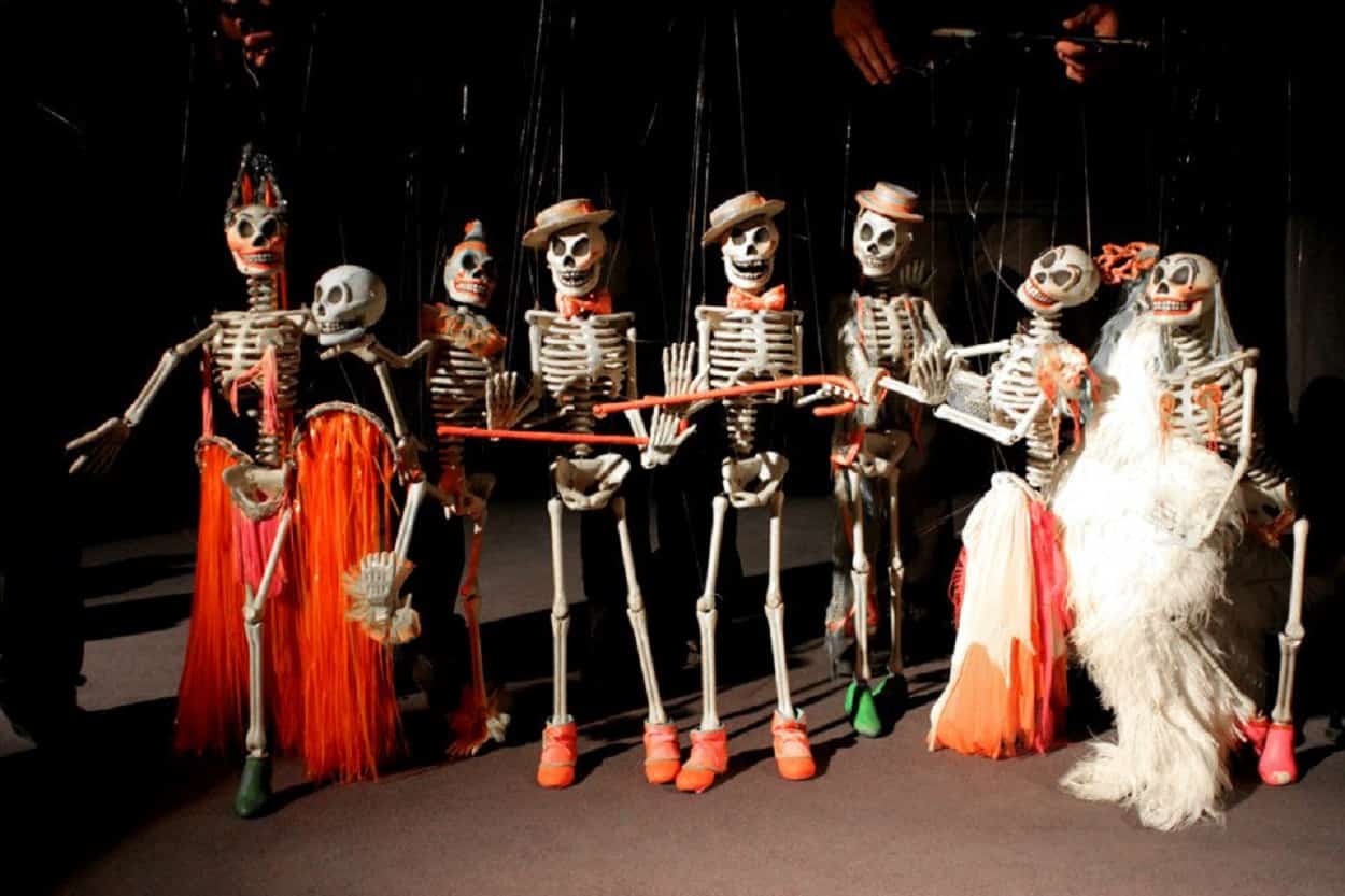 See a Show at the Bob Baker Marionette Theater