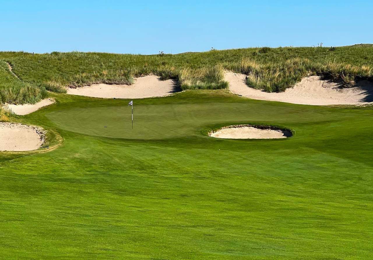 Sand Hills Golf Club - Mullen, NE