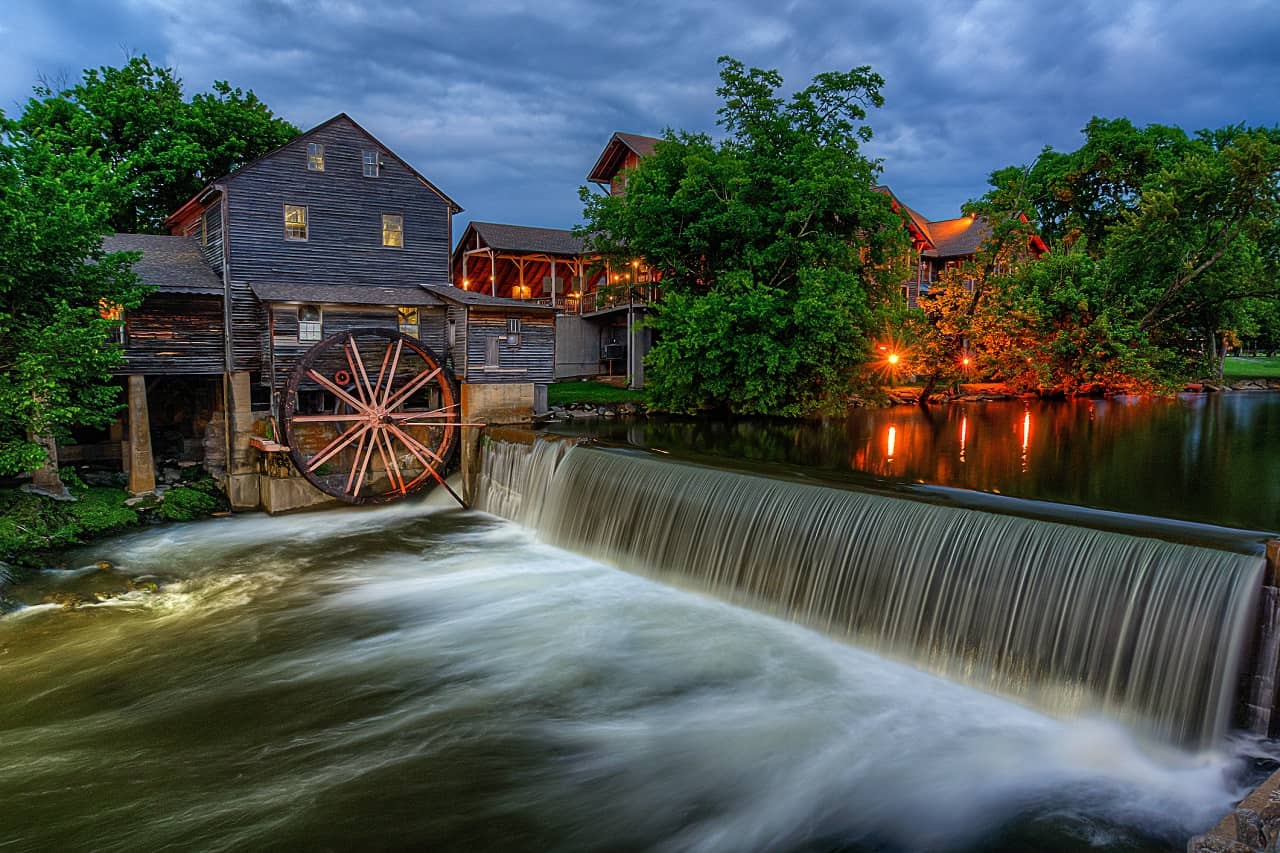 Top 25 Pigeon Forge Attractions & Things To Do You Shouldn't Miss