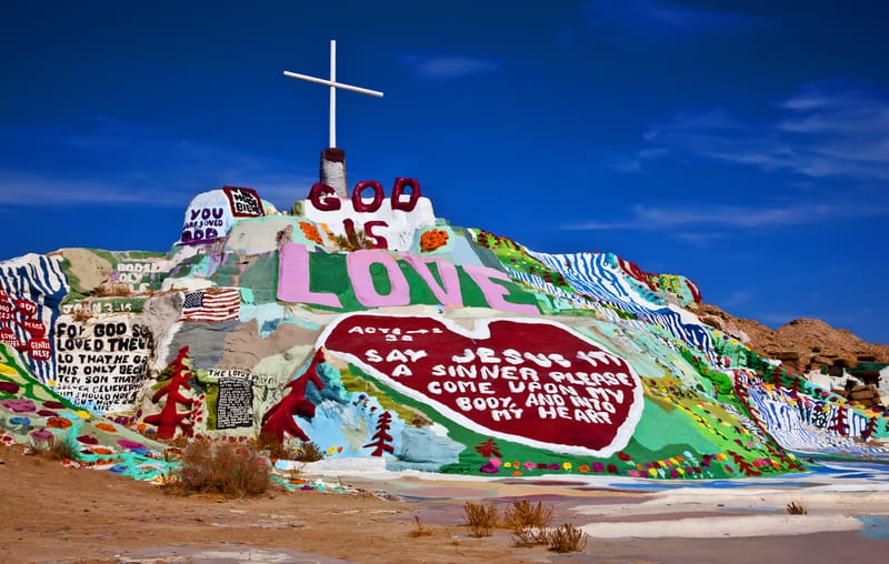 Top 25 Weird Roadside Attractions in the USA