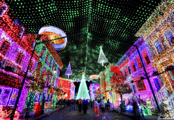 27 Best Christmas Light Displays in the US